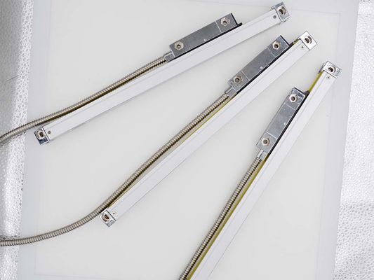 IP67 Koruma Sınıfı Optik Doğrusal Kodlayıcılar Çözünürlük 5μm Ekran Çözünürlüğü Artan veya Mutlak